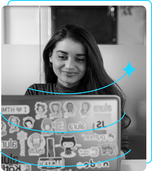 Foto de uma garota Programando